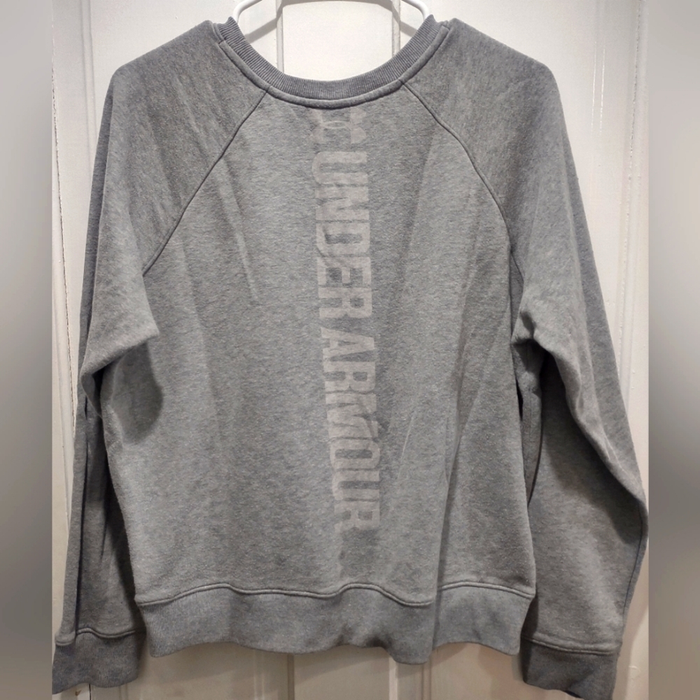Women's Under armour sweatshirt size medium